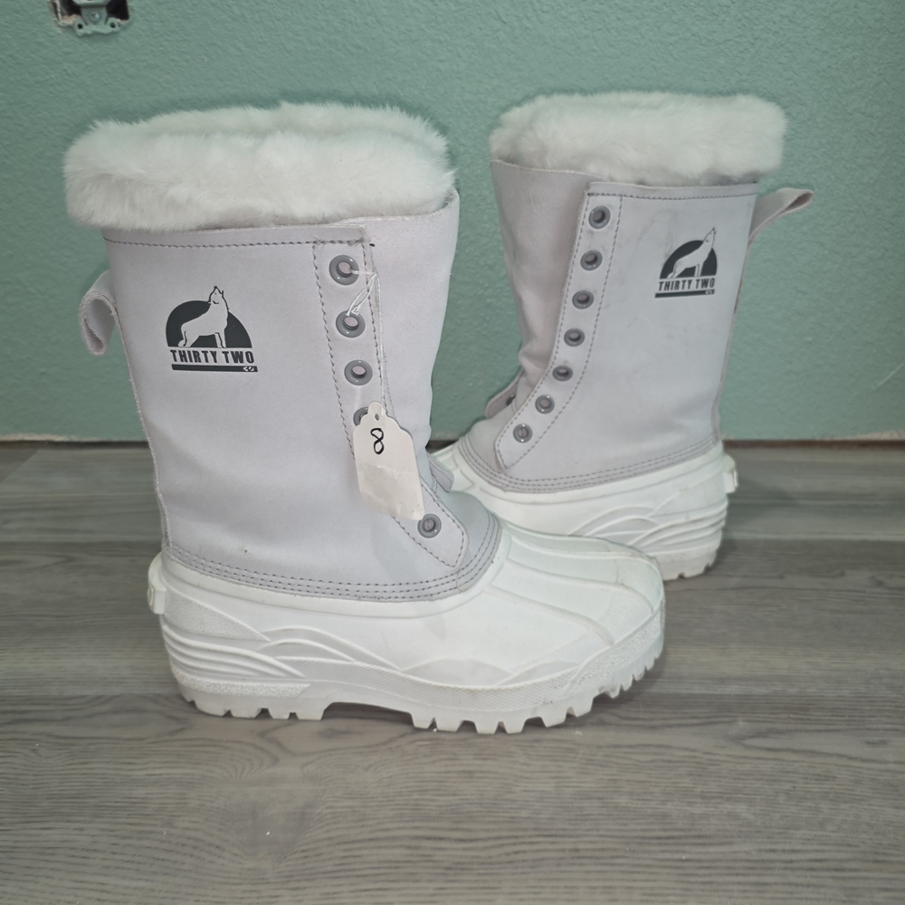 Thrift Two White Ankle Boots with Fur Lining